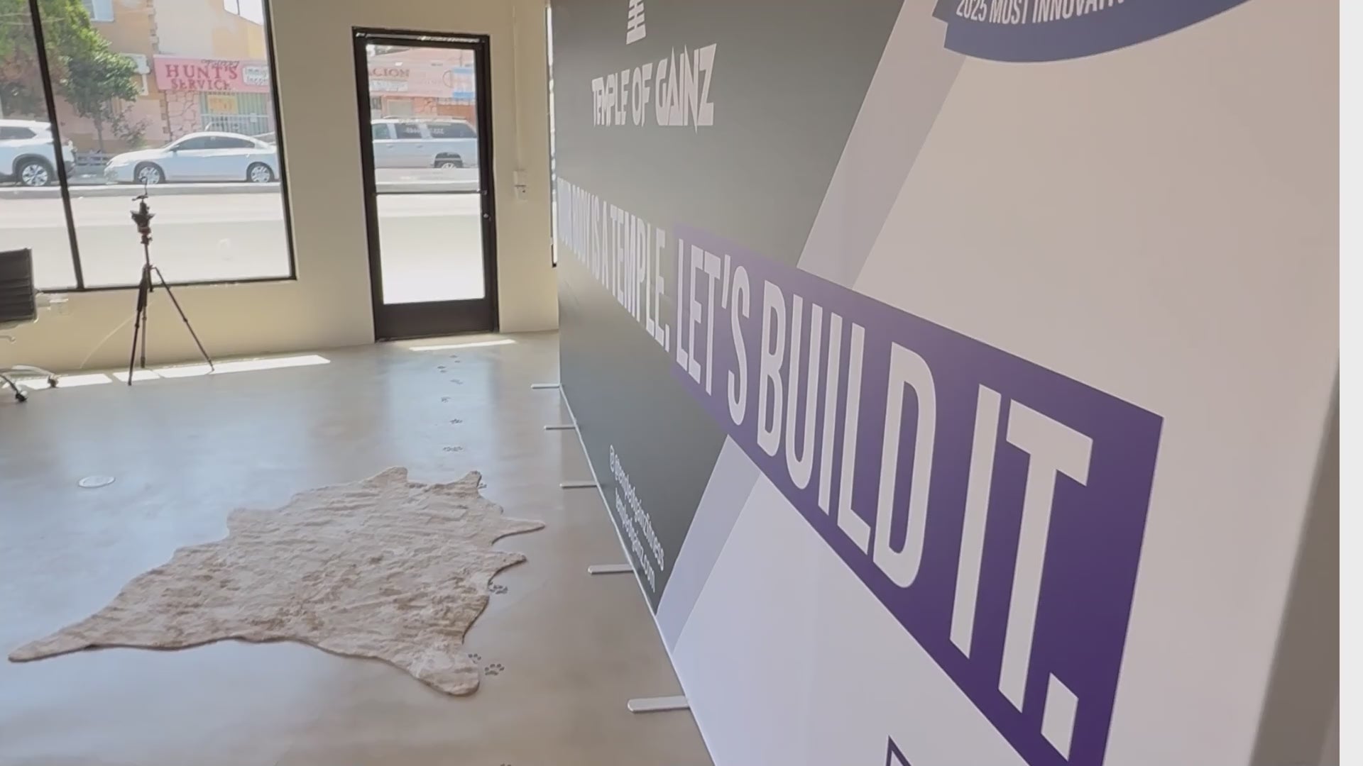20ft Sleek Edgeless Graphic (SEG) Display